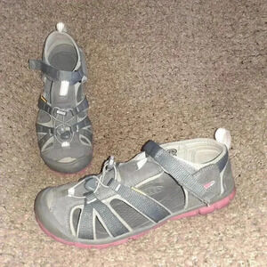 KEEN-CNX-WASHABLE SIZE 6.5/7